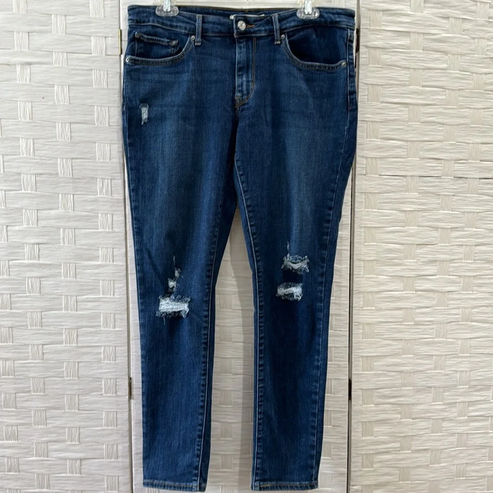 Levi’s Women’s 711 Dark Wash Skinny Jeans - Picture 2 of 9